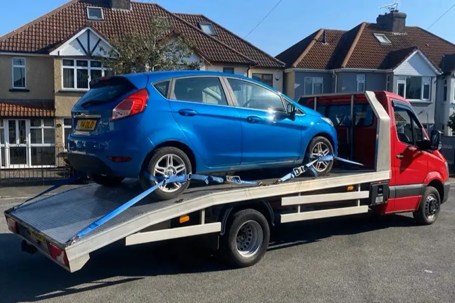 Car scrapping Bristol guide. Learn the legal steps, process, and how to get paid quickly with a trusted and hassle-free scrapping service.